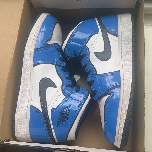 Air Jordan 1 mids - Picture 2 of 4